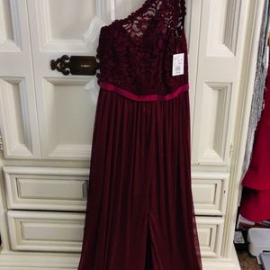 Bridesmaid Dress. NWT. Wine/burgundy